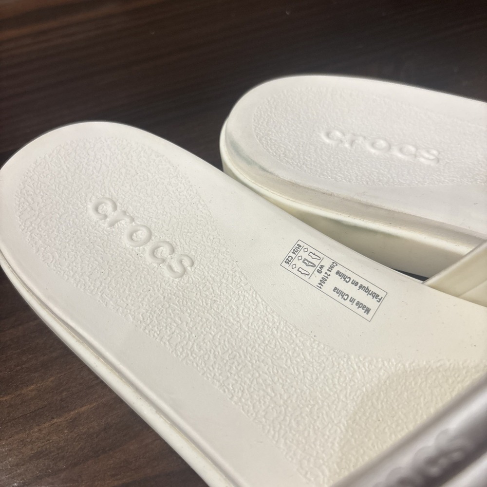 Crocs Women's Slides Size 9 Miami Metallic Sandals White & Silver Metallic